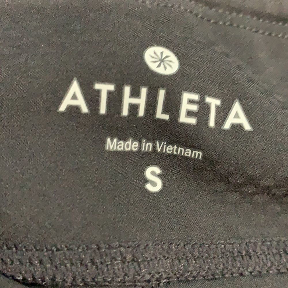 Athleta Dobby Be Free Cropped Knickers size small, black, lightweight - Picture 4 of 8